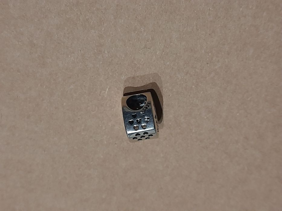 Charms serce.      .