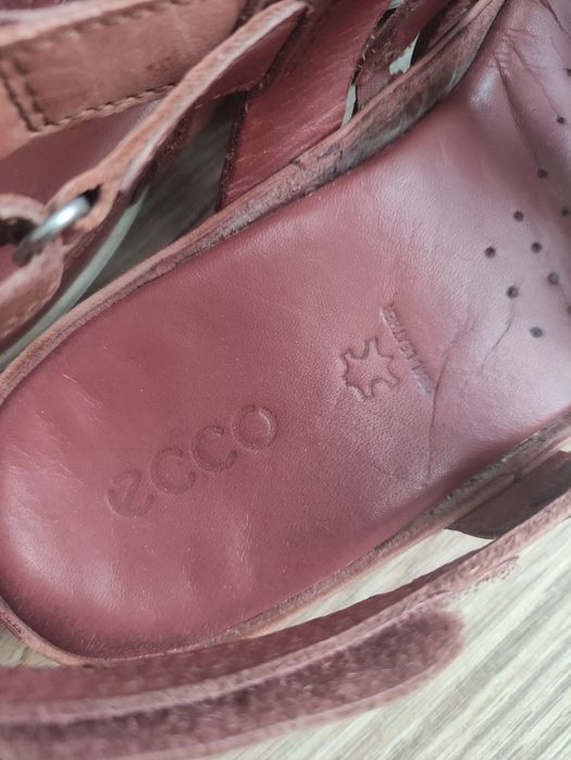 39р сандалі шкіряні Ecco босоніжки geox