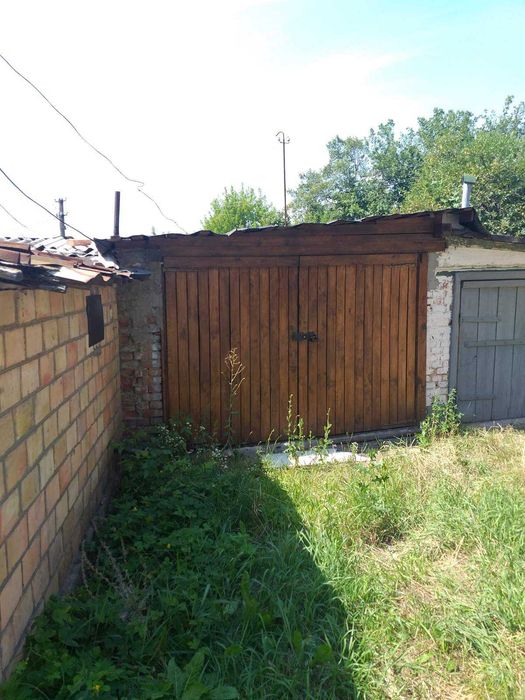 продам гараж в центрі з погребом