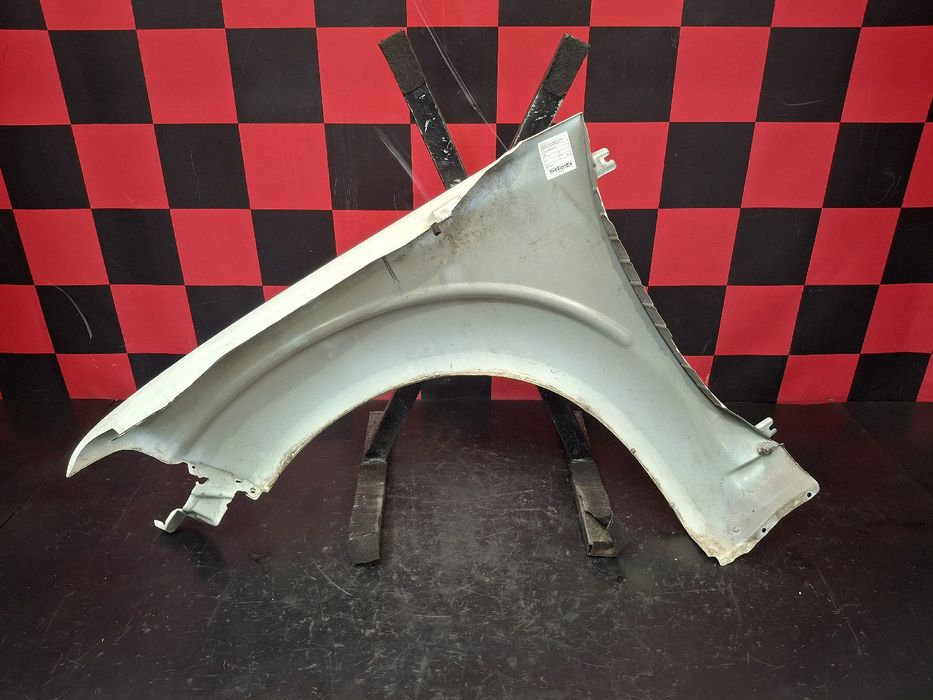 Guarda-lamas direito NISSAN NP300 Navara Pick Up Chassis (D40)