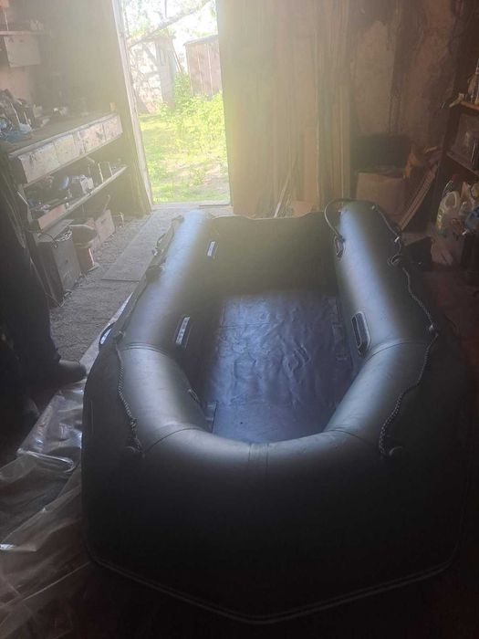 Продам човен гумовий з мотором