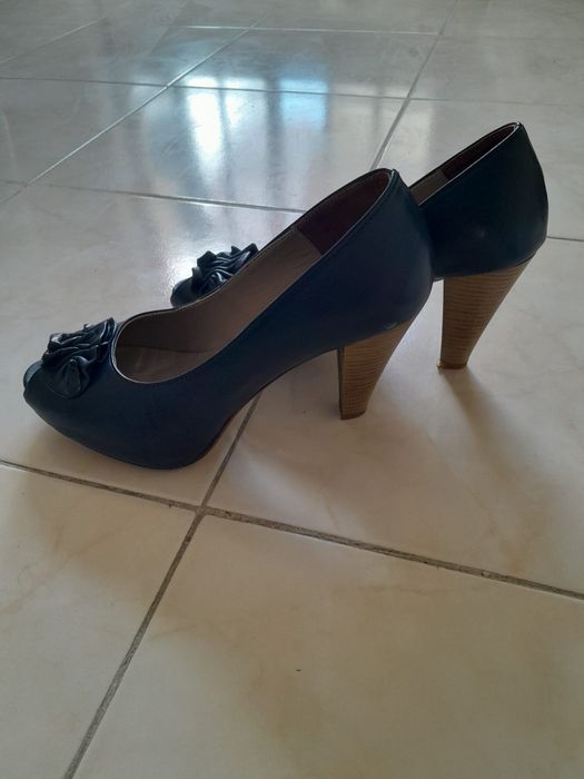 Sapatos de cerimónia mulher azul escuro como novo.