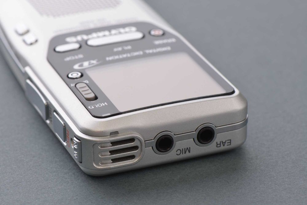 Цифровой диктофон Olympus DS-2300.