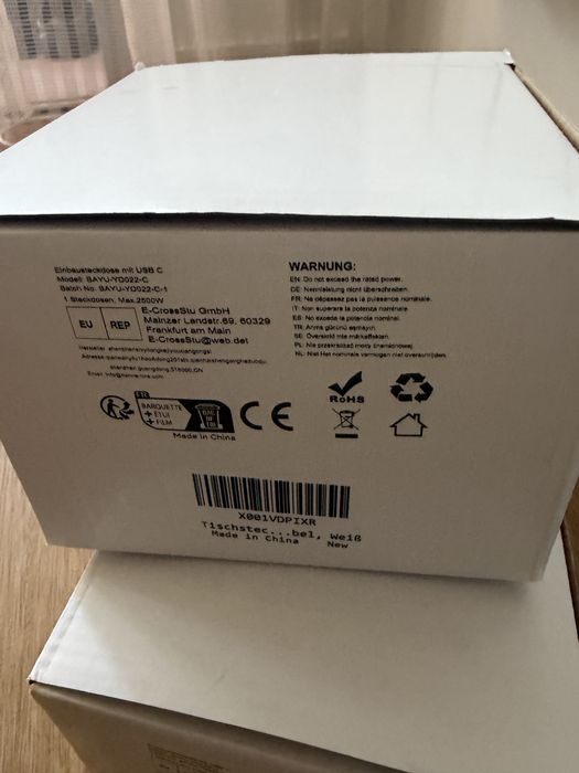 Tomada de Embutir para Secretária/Móvel com USB-C (Novas na Caixa)