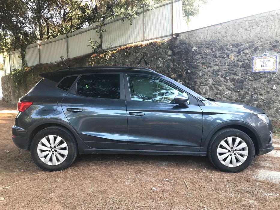 Seat Arona 1.0 TSI, em ótimo estado