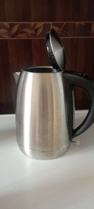 Czajnik elektryczny ze stali nierdzewnej