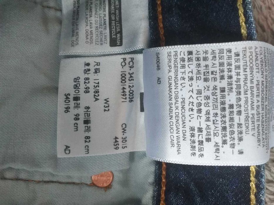 Jeansy Levi's 501  W32