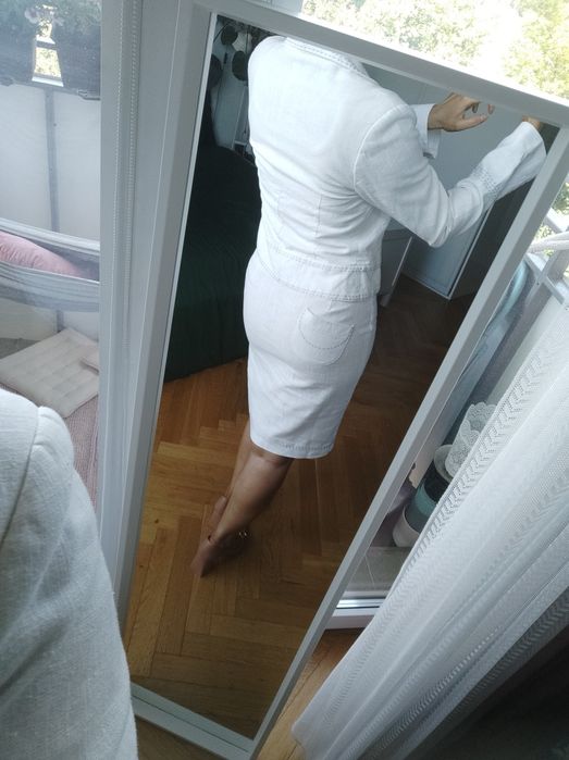 Biały lniany garnitur z granatowymi przeszyciami 100% len