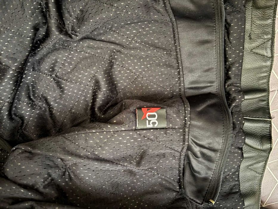 Casaco de Couro Dainese Original - Tamanho EUR 50 - Com Proteções - Bom Estado