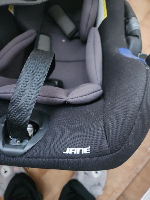 Carrinho e cadeira de bebé