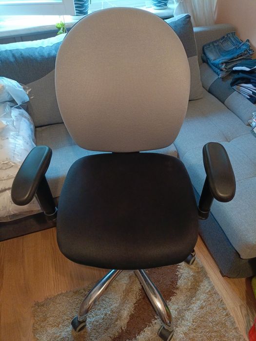 Krzesło  fotel  bardzo dobry stan