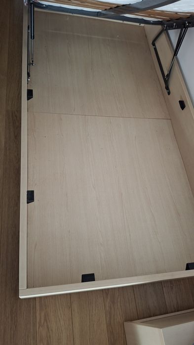 Cama com estrado elevatório e colchão incluído 195x95cm