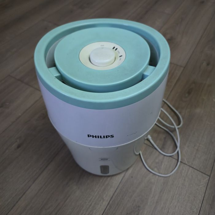 Зволожувач повітря Philips HU4801/01 у робочому стані