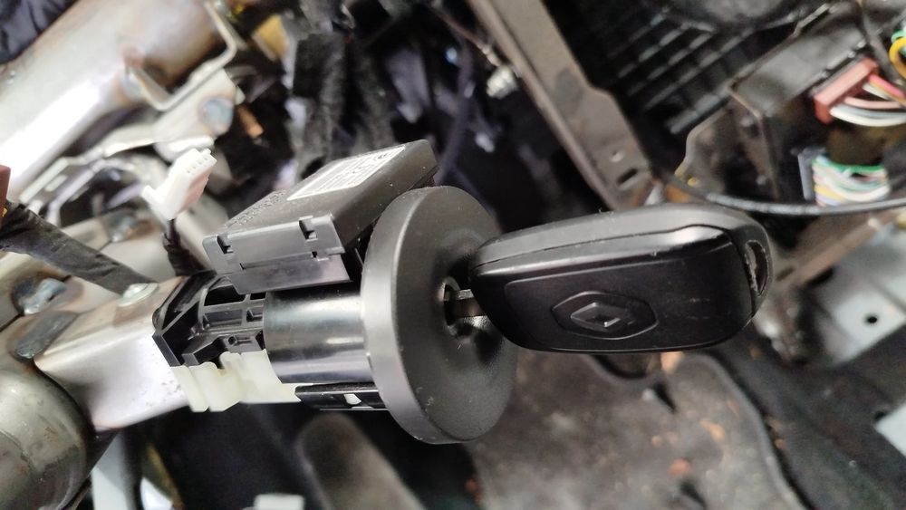 Canhão da ignição RENAULT Twingo III (BCM_)