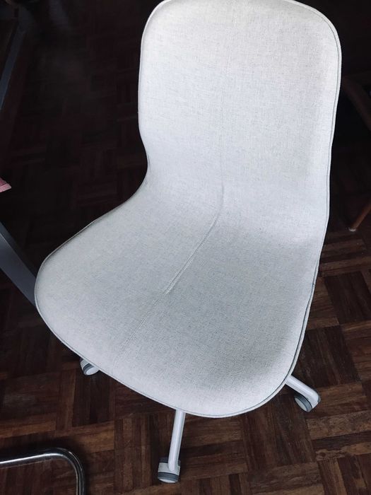 cadeira escritório Ikea,5 pés e rodízios, bege|branco