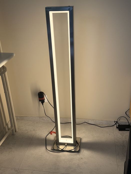 Przepiekna lampa z regulacja - nowoczesna