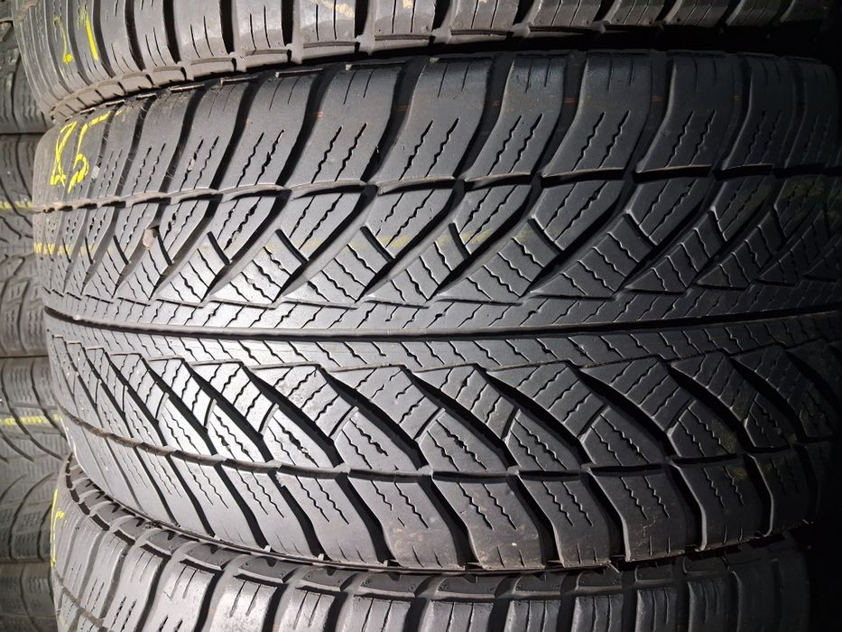 245/45 R18 Goodyaer ultra grip 8 RSC КОМПЛЕКТ резина зима б/у