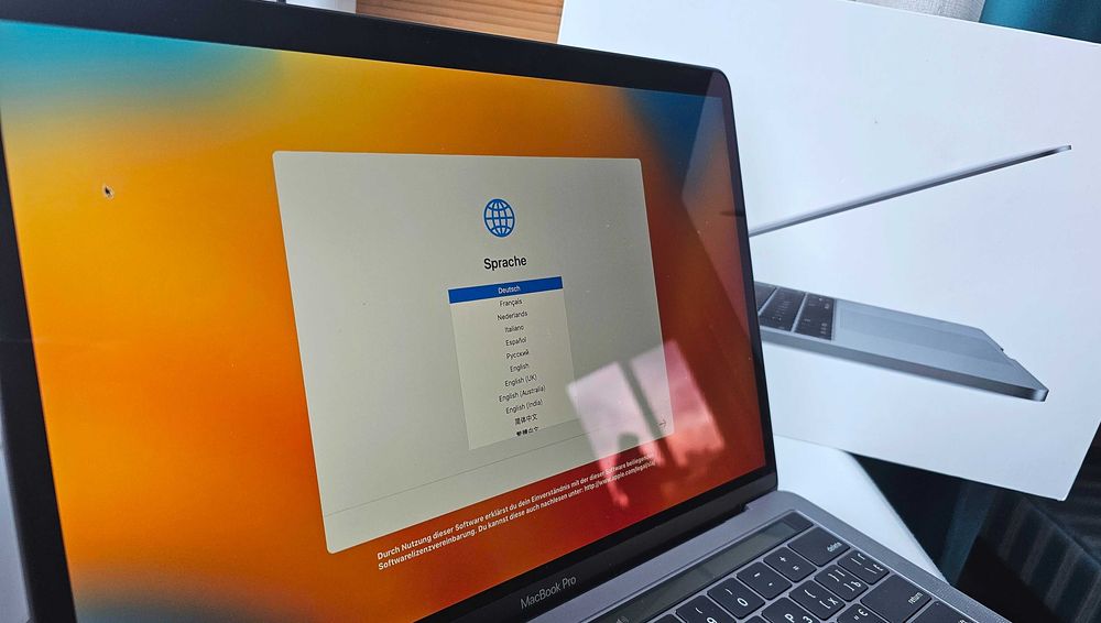 Продам Macbook Pro 13,3 (A2159 8gb/256G Space Gray) - відмінний стан