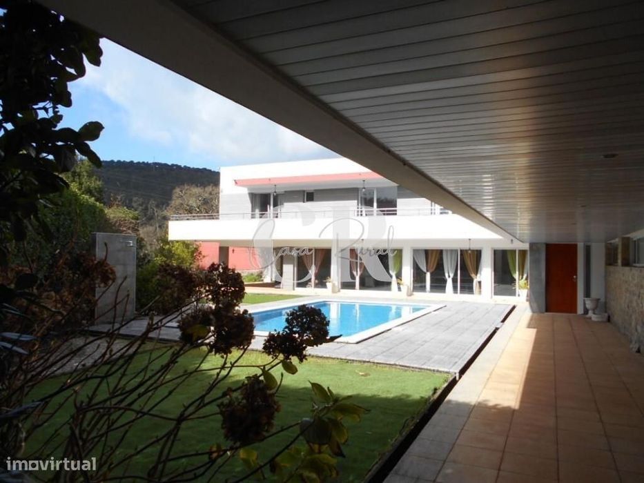 Fantástica moradia com estilo moderno próxima de Pousaflores-Ansião.