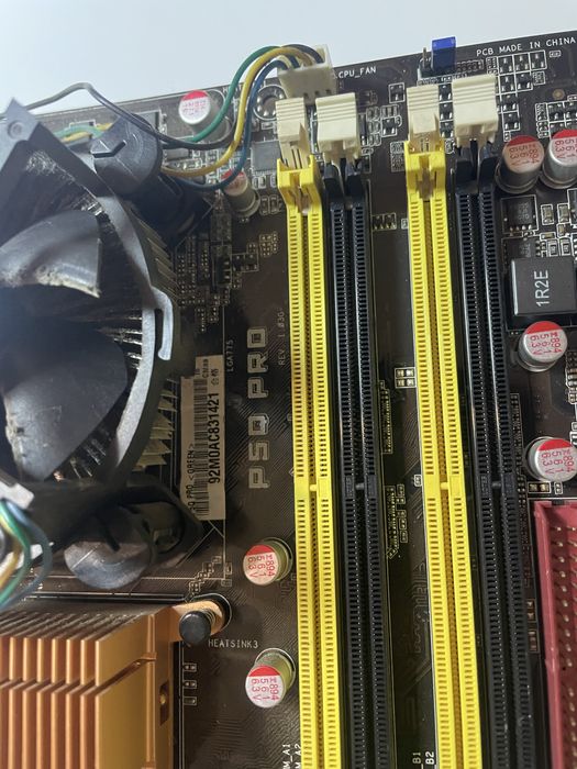 Motherbord asus P5Q PRO + Intel Quad Core 8200