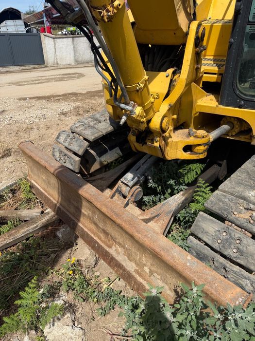 KOMATSU PC118 MR-8