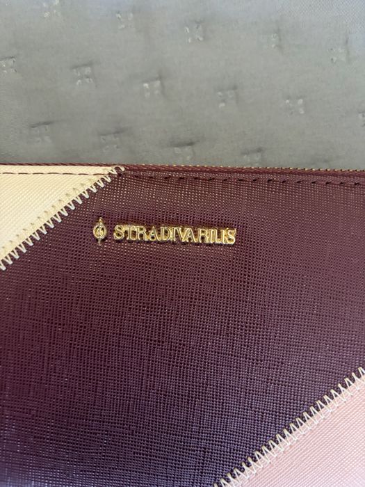 Carteira Stradivarius