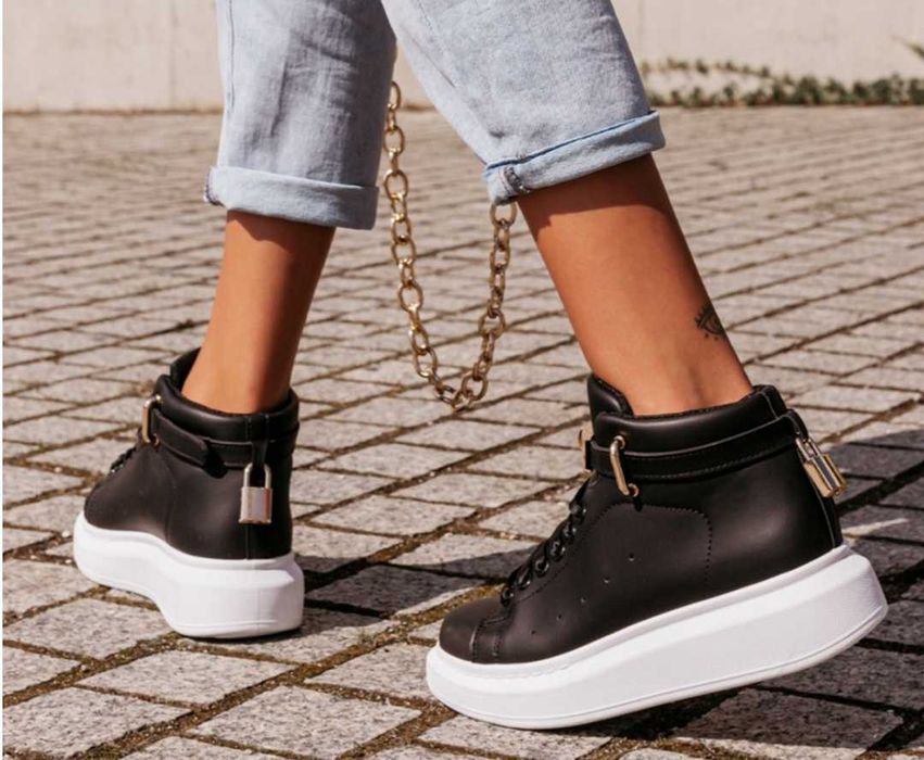 Czarne sneakersy z ozdobną kłódką rozmiar 37