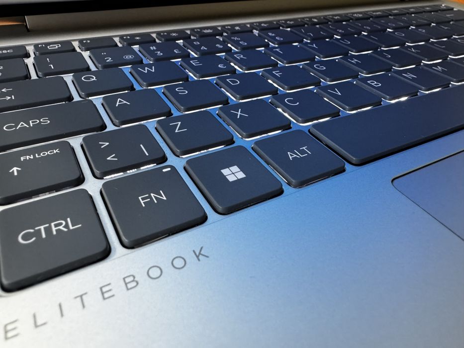 6 ядер/ HP EliteBook 645 G11 / Ryzen 5 7535U /2024 рік/ 16GB / 256GB SSD / 14" Full HD IPS