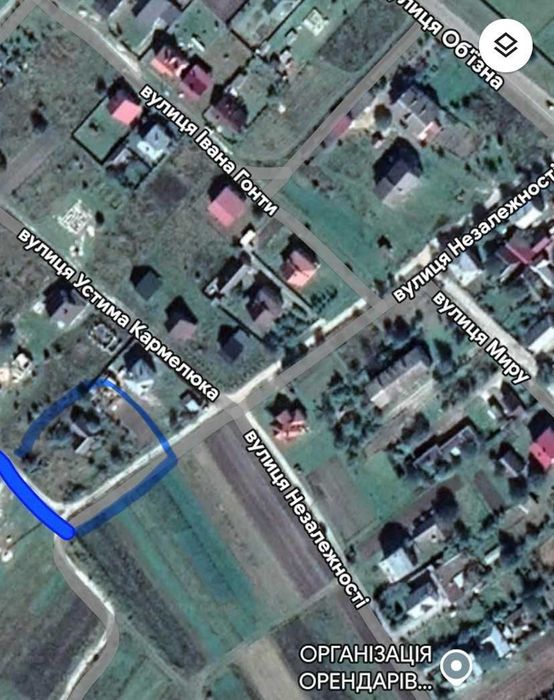 Земельна ділянка, на території  є незавершена будівля літньої кухні