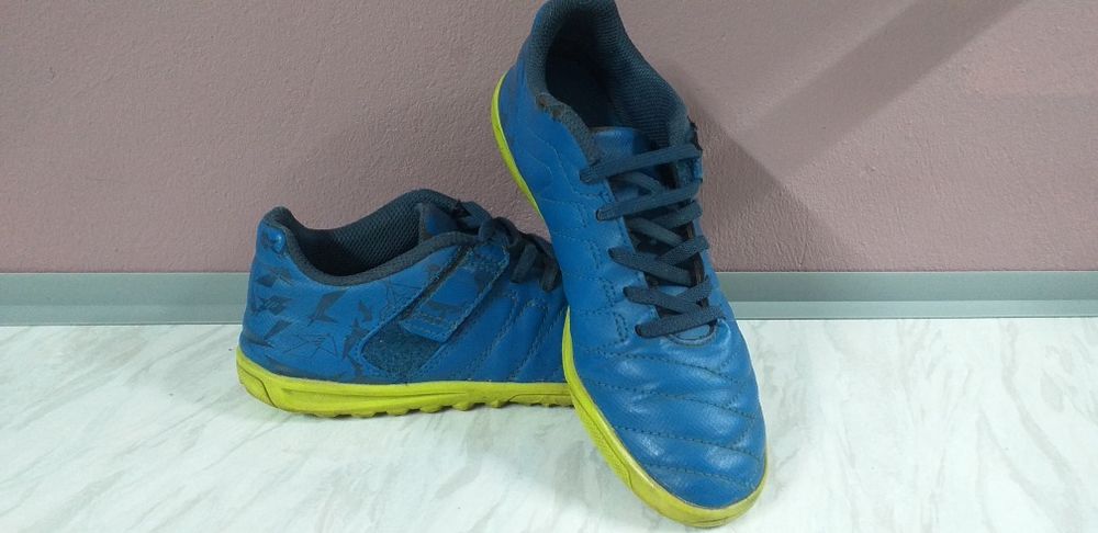 Buty do piłki nożnej, halówki Kipsta