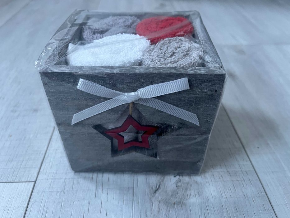 Zestaw 4 mini ręczników, eleganckie opakowanie, idealne na prezent, nowe