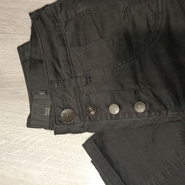 Spodnie czarne damskie