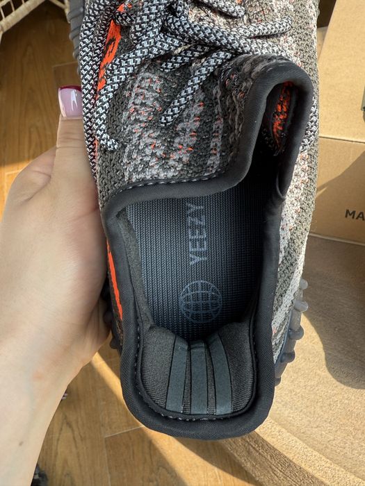 YEEZY Boost 350 V2 Carbon Beluga – NOWE, EU 42