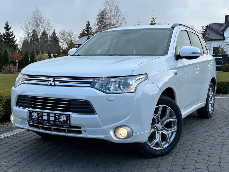 Mitsubishi Outlander 2014r. 2.0 Hybryda Plug In 4x4 Xenon Navi Skóra Serwis