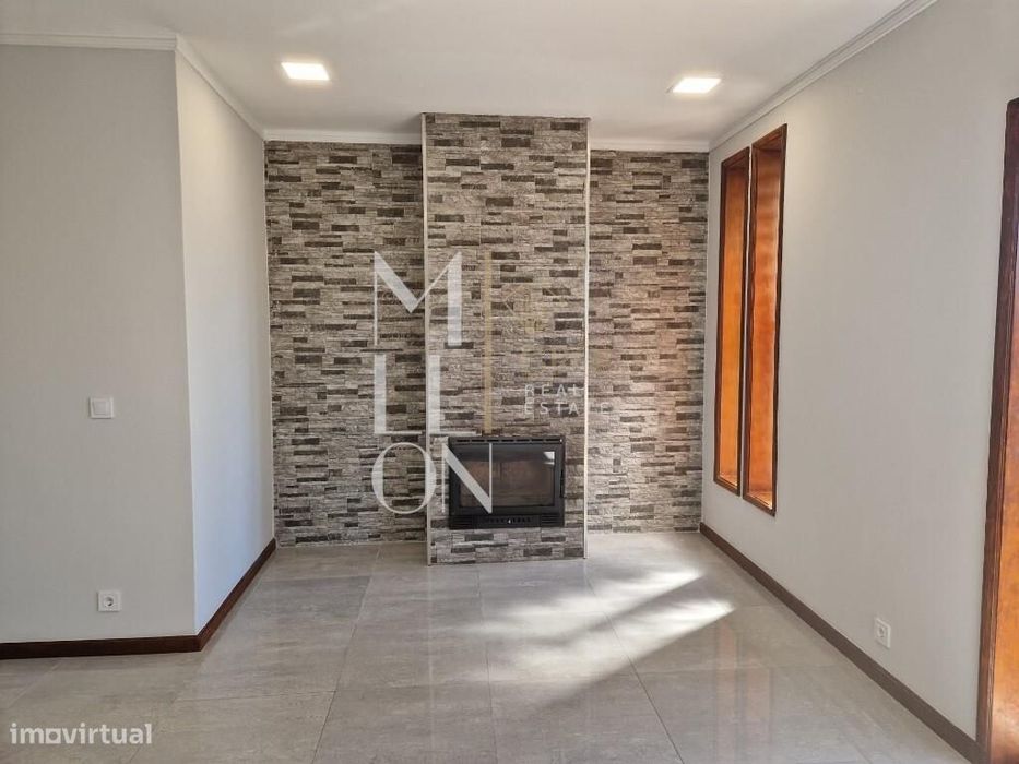 Apartamento T3 Renovado com Suite e Excelente Exposição Solar | Paços