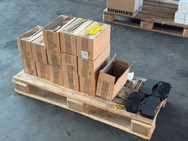 LIEBHERR LTM 1130 zestaw klocków hamulcowych 4 szt