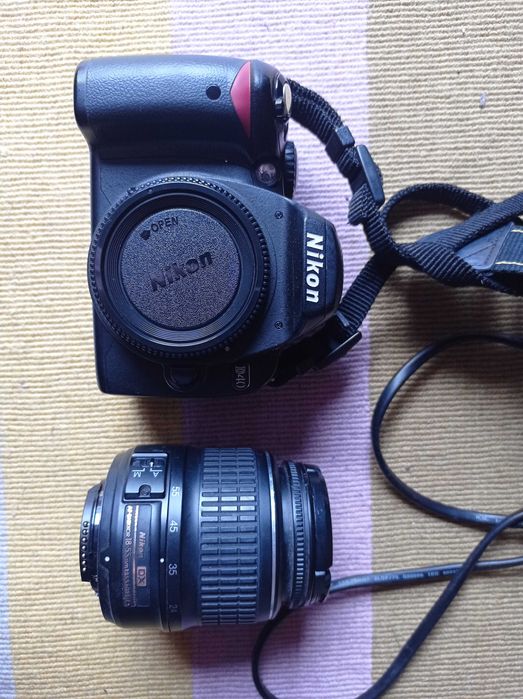Máquina fotográfica Nikon D40