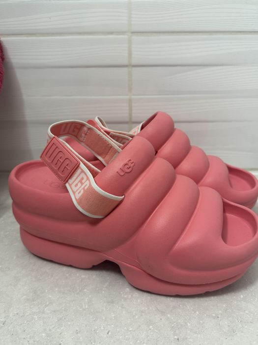 Босоніжки UGG, жіночі