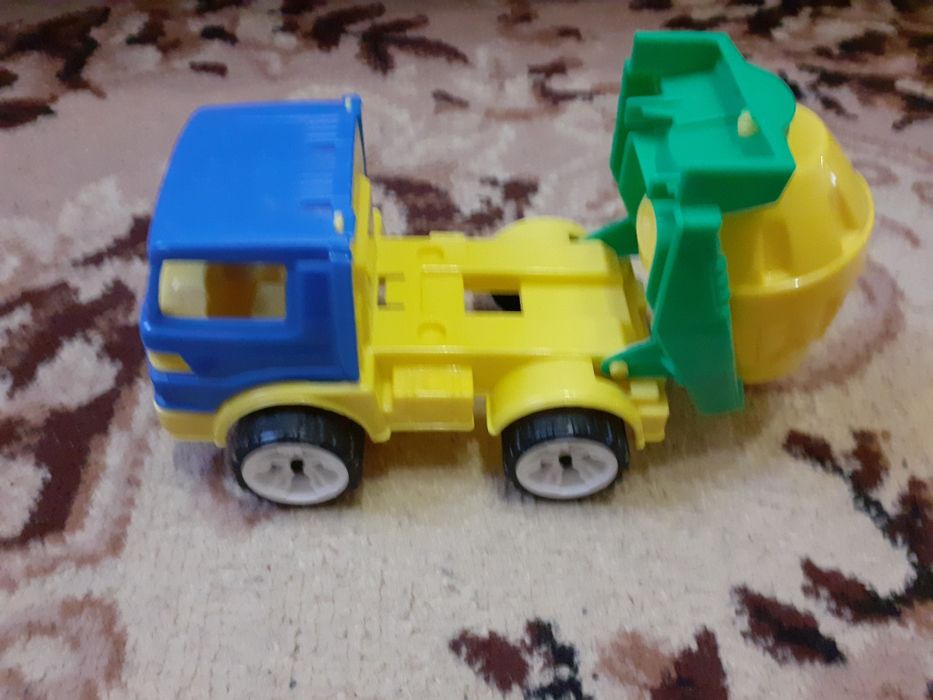 Продам машину бетономішалку