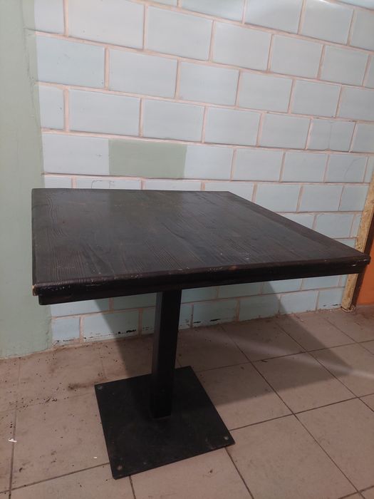 Стіл , в наявності 4 шт.