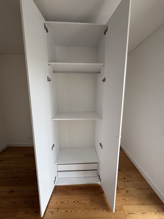 Armário Roupeiro - Cor Branca Novo