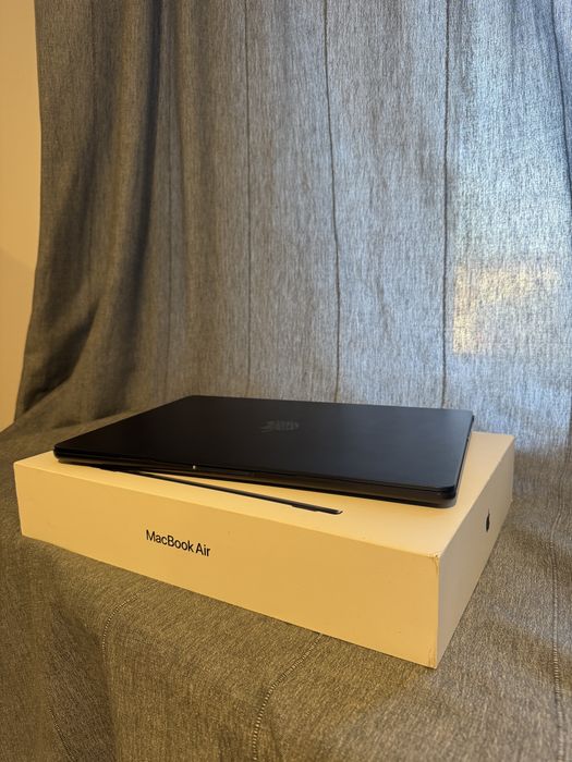 MacBook Air 15” M4 | 16 GB RAM | 256 GB SSD | Como Novo