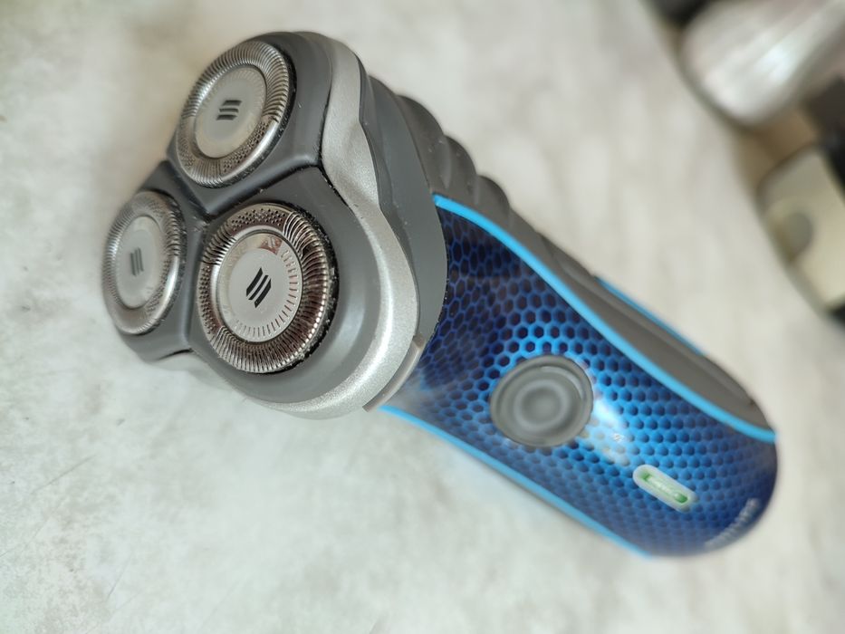 Електробритва Philips