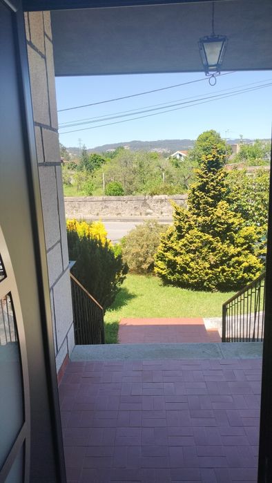 Andar de Moradia T3 para alugar