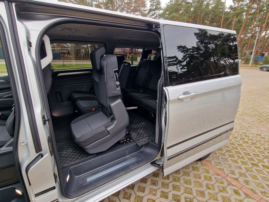 Wynajem busa 8-osobowego – Volkswagen Caravelle T7 Long