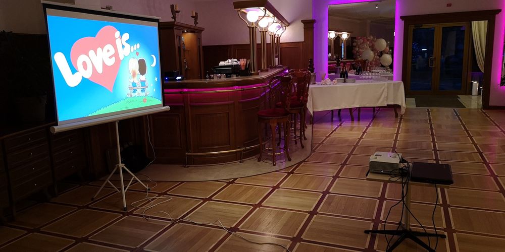 Аренда телевизор 65 дюймов проектор Прокат Экран для проектора.