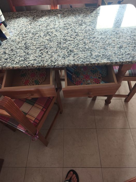 Mesa de Cozinha com 4 cadeiras