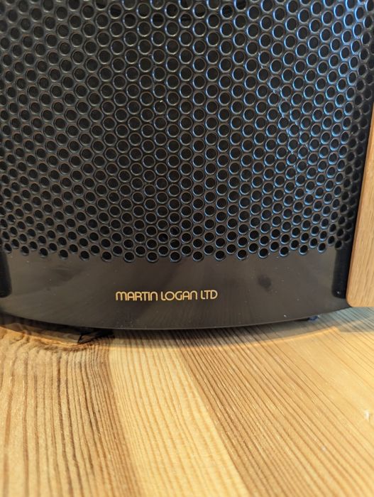 Электростатические напольные колонки Martin Logan Aerius: