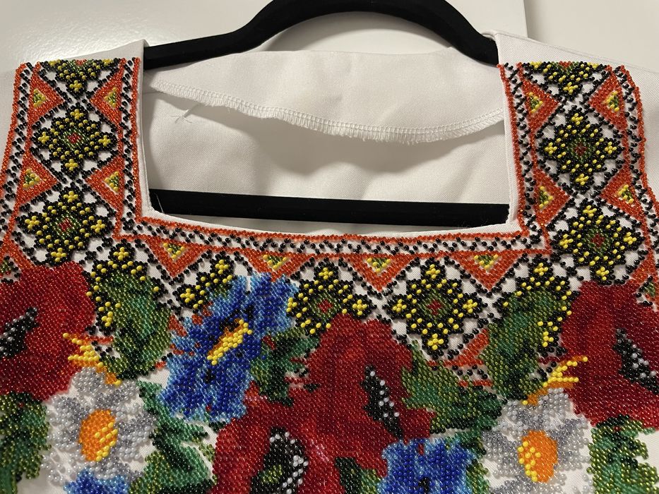 Вишиванка з бісеру,вишиванка жіноча