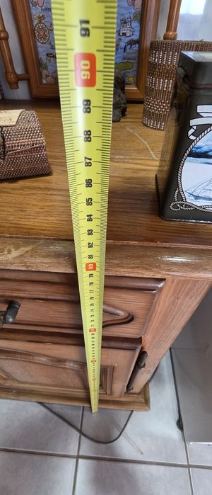 Móvel de cozinha com acabamento em Castanho